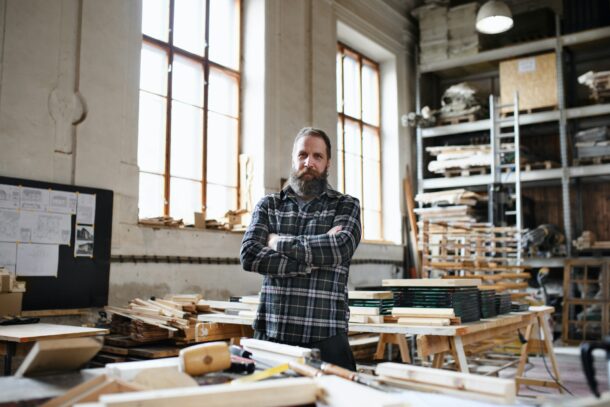 Zimmermann in Werstatt selbstständig