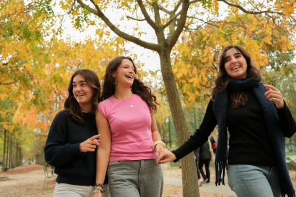 Studenten Herbst draußen